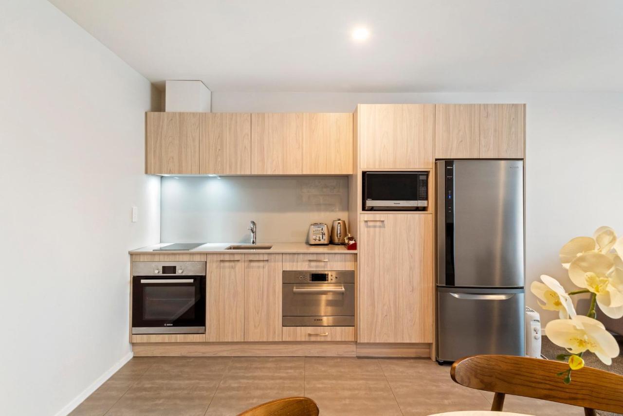 FERNZ Motel&Apartments Birkenhead Auckland Exterior foto A typical kitchen in a residential apartment