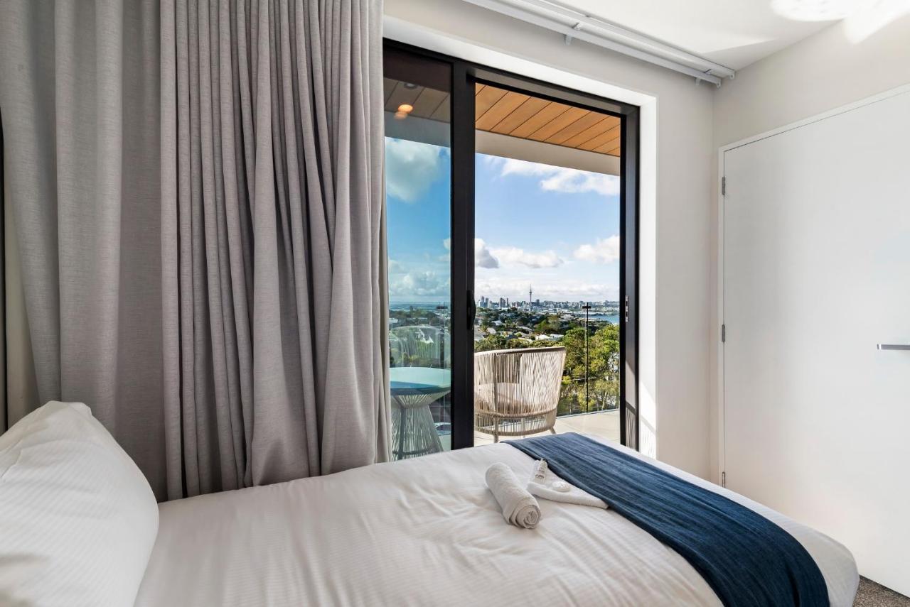 FERNZ Motel&Apartments Birkenhead Auckland Exterior foto A bedroom at the hotel